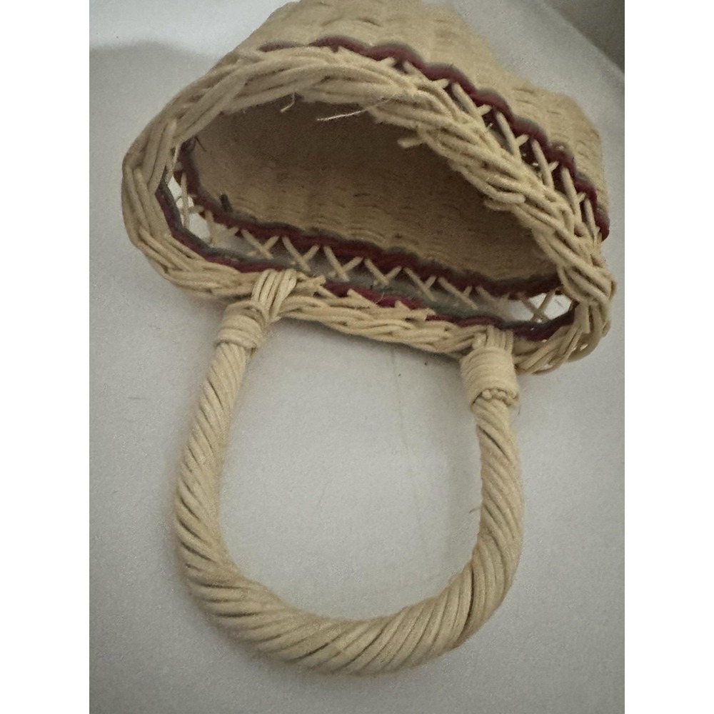 Rare Vintage Wicker Mitten Basket Christmas Winter Rattan CLASSIC - Picture 3 of 3